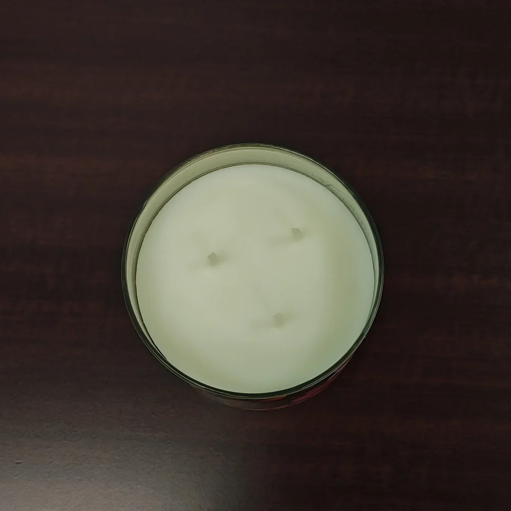 Bath & Body Works COVERED IN ROSES 3-Wick Candle - Picture 2 of 3